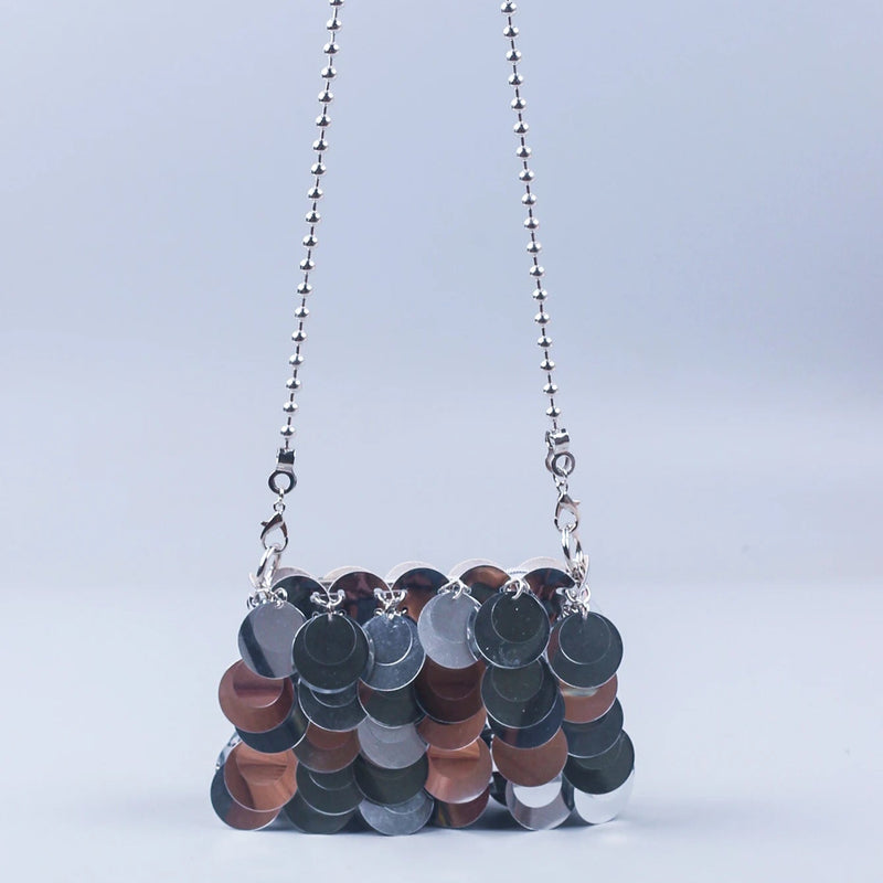 Bolsa Femenina con Cadena y Brillo – Compacta y Elegante