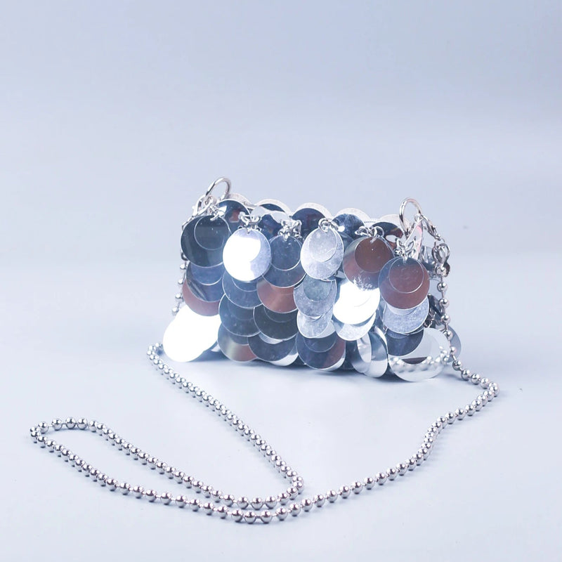 Bolsa Femenina con Cadena y Brillo – Compacta y Elegante